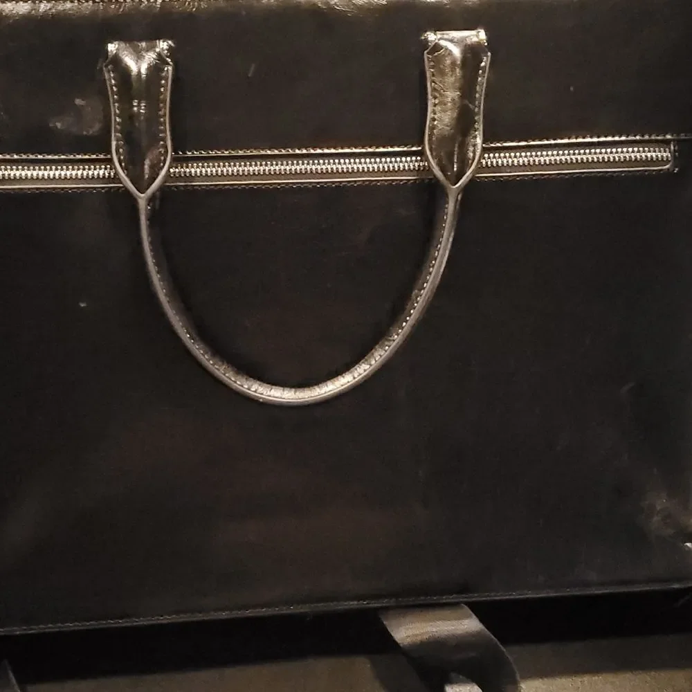 Unbranded this elegant